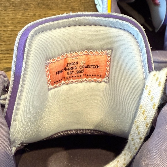 Nike LeBron James 20 “Purple and Gold” - Picture 6 of 7
